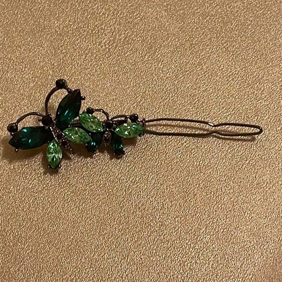 Green gemstone Butterfly Hair Grip - Picture 10 of 16